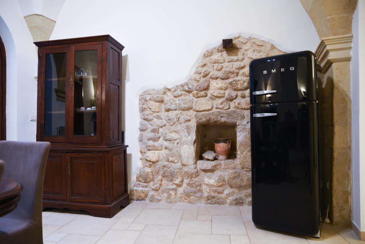 Milestone Inn לצ'ה מראה חיצוני תמונה